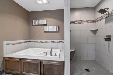 920 Pershing Circle Burnsville MN 55306