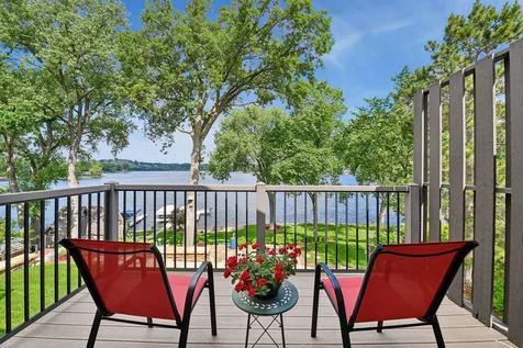 920 Pershing Circle Burnsville MN 55306
