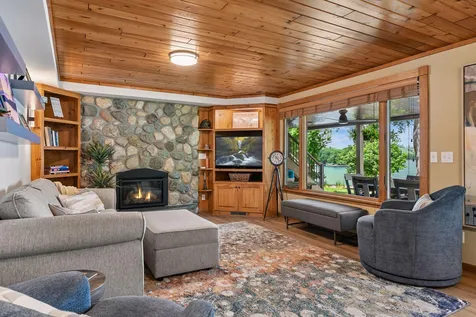 920 Pershing Circle Burnsville MN 55306