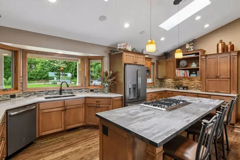 920 Pershing Circle Burnsville MN 55306