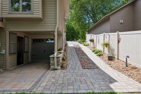 920 Pershing Circle Burnsville MN 55306