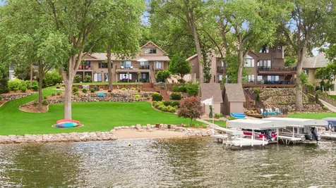 920 Pershing Circle Burnsville MN 55306
