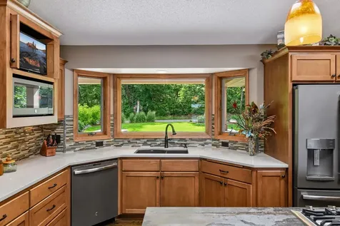 920 Pershing Circle Burnsville MN 55306