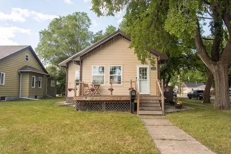 1601 S 3rd Avenue S Fargo ND 58103