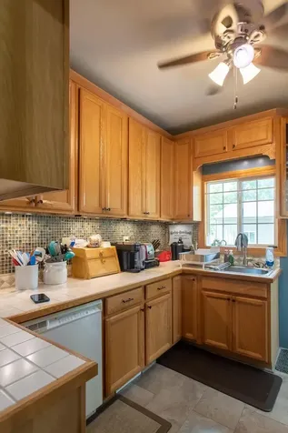 1601 S 3rd Avenue S Fargo ND 58103
