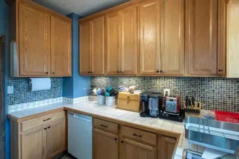 1601 S 3rd Avenue S Fargo ND 58103