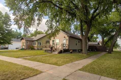 1601 S 3rd Avenue S Fargo ND 58103