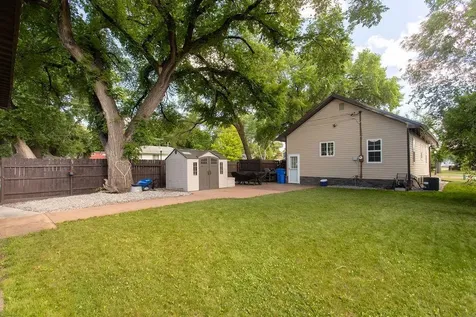 1601 S 3rd Avenue S Fargo ND 58103