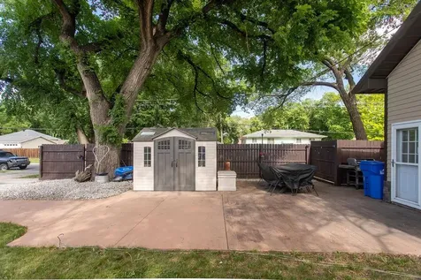 1601 S 3rd Avenue S Fargo ND 58103