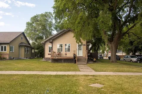 1601 S 3rd Avenue S Fargo ND 58103