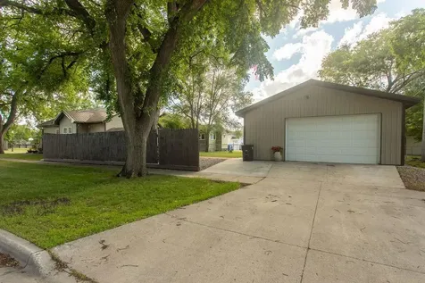 1601 S 3rd Avenue S Fargo ND 58103