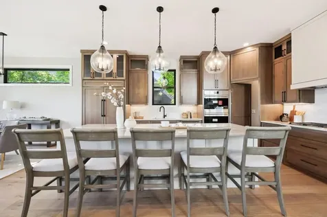 3061 Lake Shore Boulevard Minnetonka MN 55391