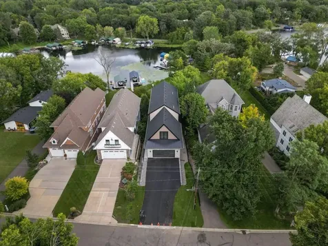 3061 Lake Shore Boulevard Minnetonka MN 55391