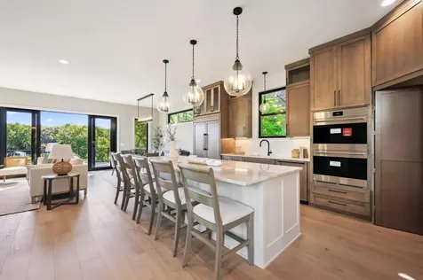 3061 Lake Shore Boulevard Minnetonka MN 55391