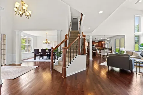 2550 Arrowhead Lane Chanhassen MN 55317