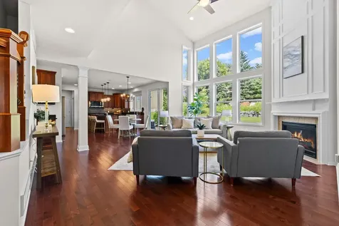 2550 Arrowhead Lane Chanhassen MN 55317