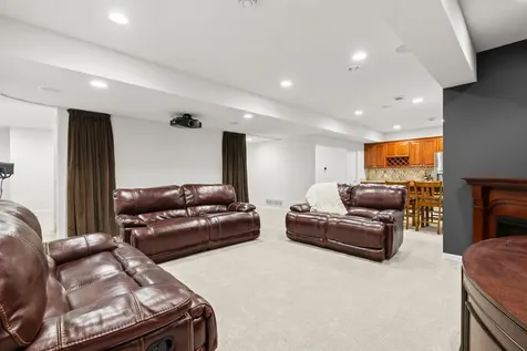 2550 Arrowhead Lane Chanhassen MN 55317