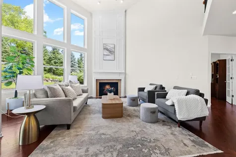 2550 Arrowhead Lane Chanhassen MN 55317
