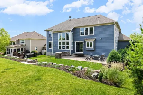 2550 Arrowhead Lane Chanhassen MN 55317