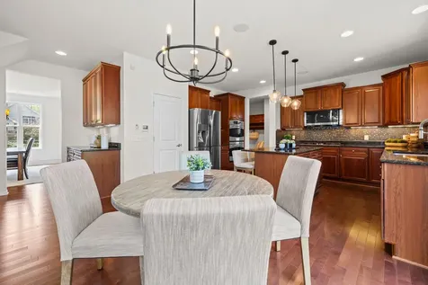 2550 Arrowhead Lane Chanhassen MN 55317
