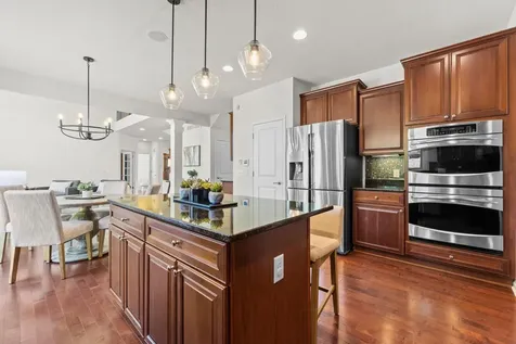 2550 Arrowhead Lane Chanhassen MN 55317