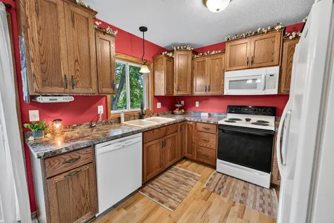 880 Pearl View Drive Sauk Rapids MN 56379