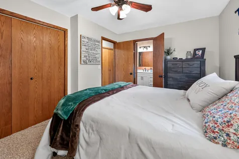 880 Pearl View Drive Sauk Rapids MN 56379