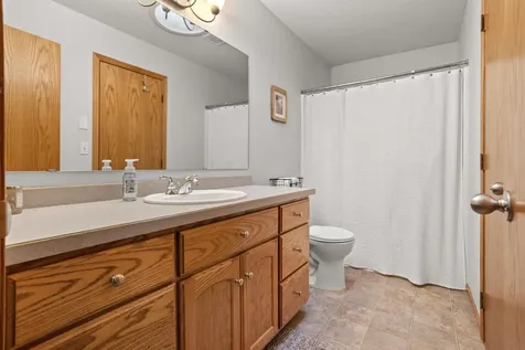 3308 23rd Avenue S Fargo ND 58103