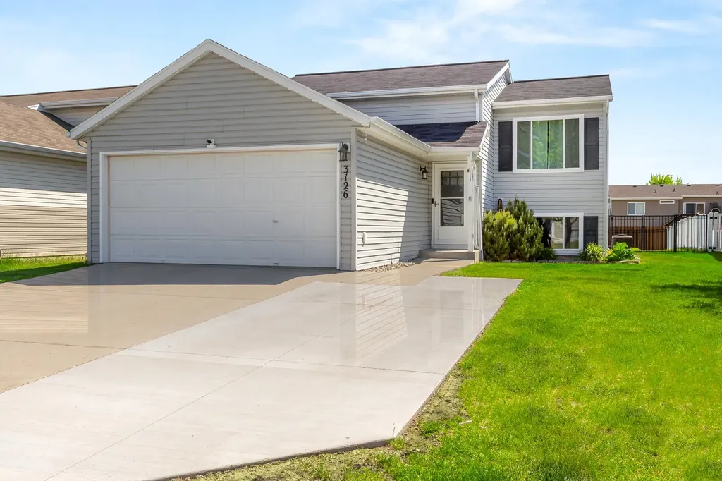 3126 32nd Street S Moorhead MN 56560