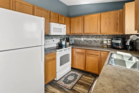 3126 32nd Street S Moorhead MN 56560