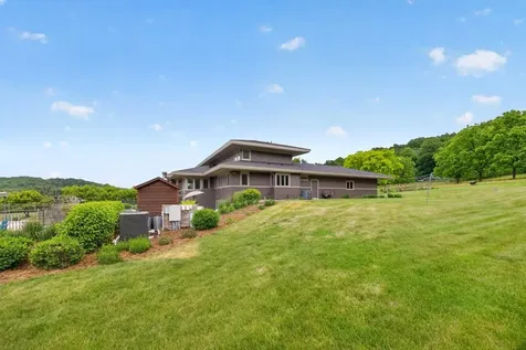5185 Meadow Crossing Road SW Rochester MN 55902