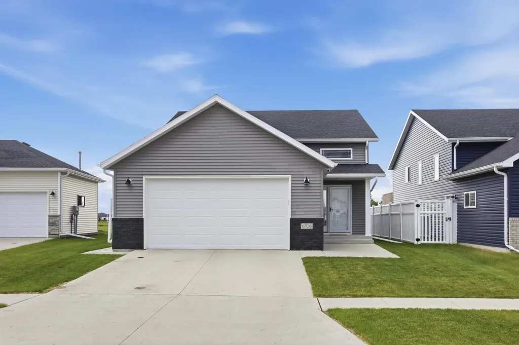 6706 72nd Avenue S Horace ND 58047