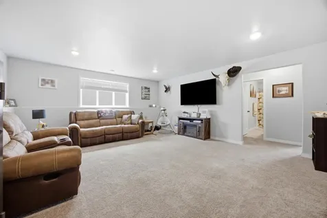 6706 72nd Avenue S Horace ND 58047