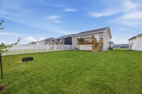 6706 72nd Avenue S Horace ND 58047