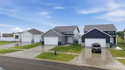 6706 72nd Avenue S Horace ND 58047