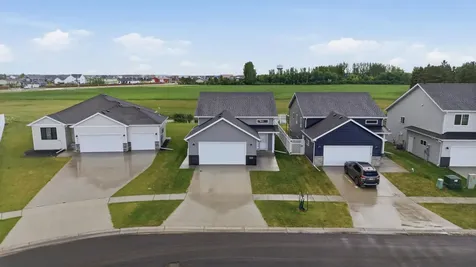 6706 72nd Avenue S Horace ND 58047