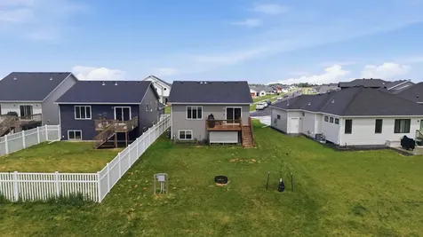 6706 72nd Avenue S Horace ND 58047