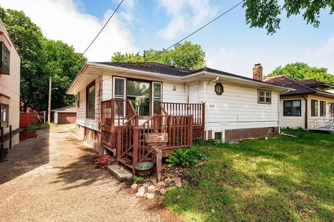 415 10th Street S Moorhead MN 56560