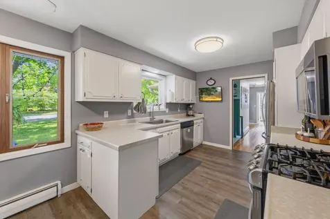 406 Ivanhoe Avenue W Northfield MN 55057