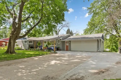 406 Ivanhoe Avenue W Northfield MN 55057