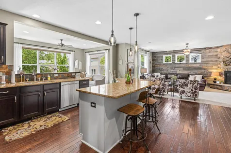 617 Eastgate Parkway Mahtomedi MN 55115
