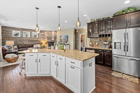 617 Eastgate Parkway Mahtomedi MN 55115