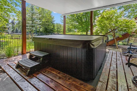 617 Eastgate Parkway Mahtomedi MN 55115