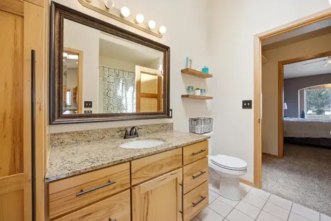 4237 39th Avenue S Fargo ND 58104