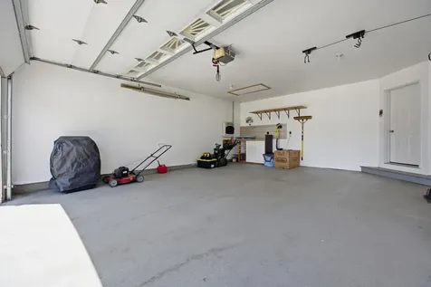 4237 39th Avenue S Fargo ND 58104