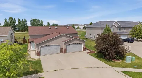 4237 39th Avenue S Fargo ND 58104