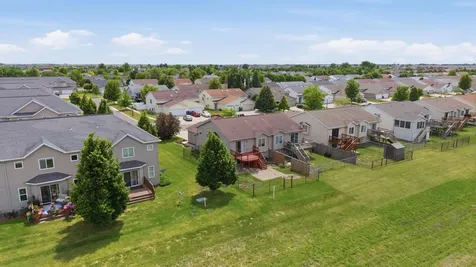 4237 39th Avenue S Fargo ND 58104