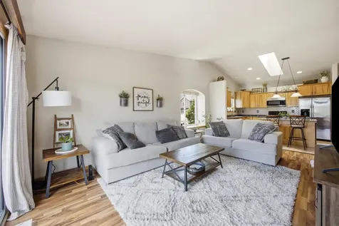4237 39th Avenue S Fargo ND 58104