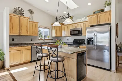 4237 39th Avenue S Fargo ND 58104