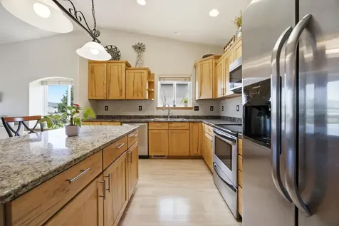 4237 39th Avenue S Fargo ND 58104